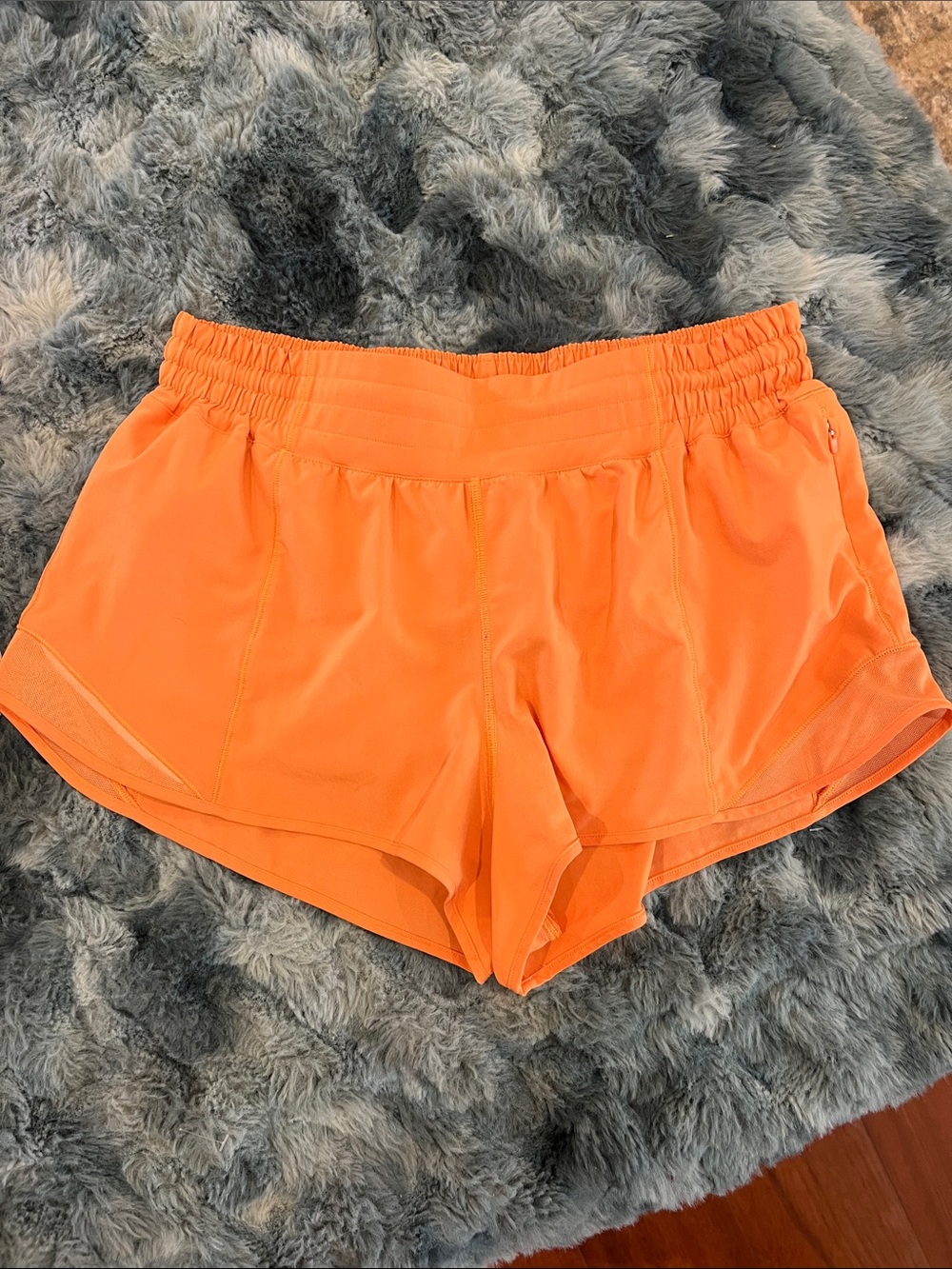 lululemon Women's hotty hot 2.5” Neon Orange Athletic Shorts